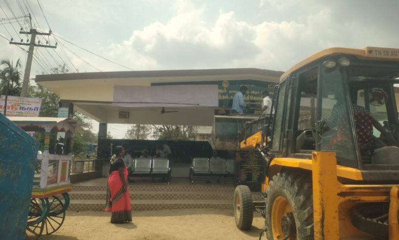 WhatsApp Image 2026 03 17 at 1.30.13 PM கள்ளக்குறிச்சி: 2026 தேர்தலை முன்னிட்டு கட்சி பெயர் பலகைகள் மூடல் – தேர்தல் கமிஷன் நடவடிக்கை Theechudar