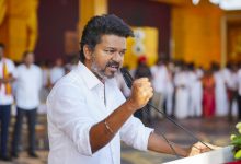 PTI08 21 2025 000242B ‘கரூர் சம்பவம் – ஜனநாயகன்’ தொடர்பு? திருச்சியில் விஜய் விளக்கம்! Theechudar