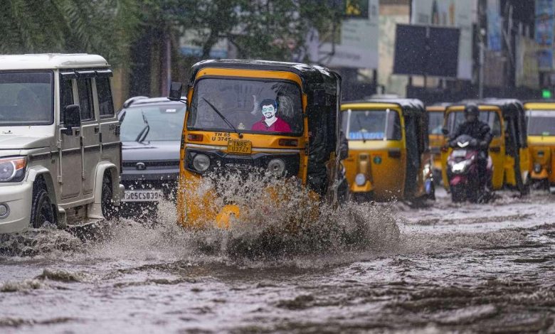 Rain News தமிழகத்தில் கனமழை கோர தாண்டவம்! சுவர் இடிந்து 17 வயது மாணவி பலி – தாய் படுகாயம்! 1 Rain News தமிழகத்தில் கனமழை கோர தாண்டவம்! சுவர் இடிந்து 17 வயது மாணவி பலி – தாய் படுகாயம்! Theechudar